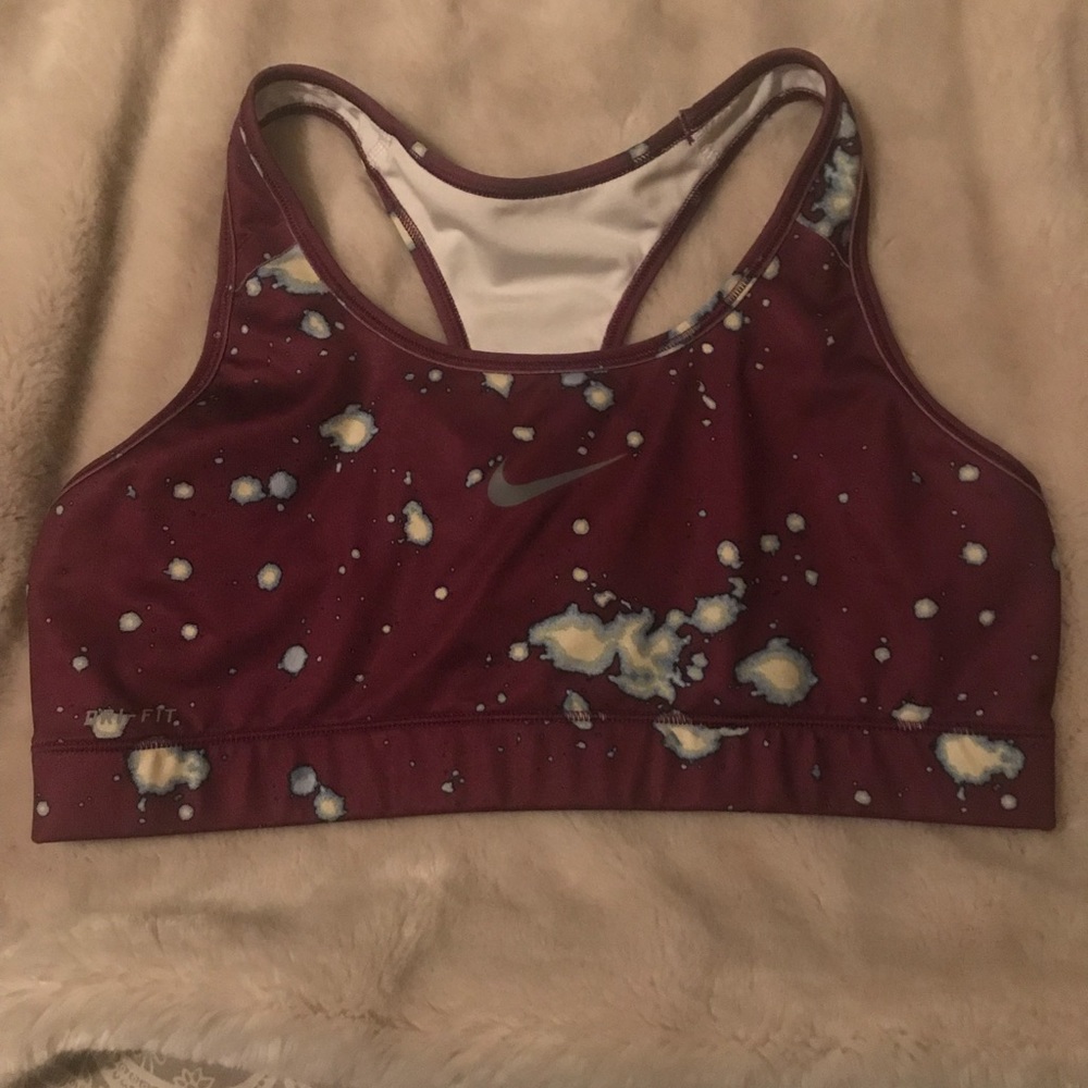 NWOT NIKE sports bra